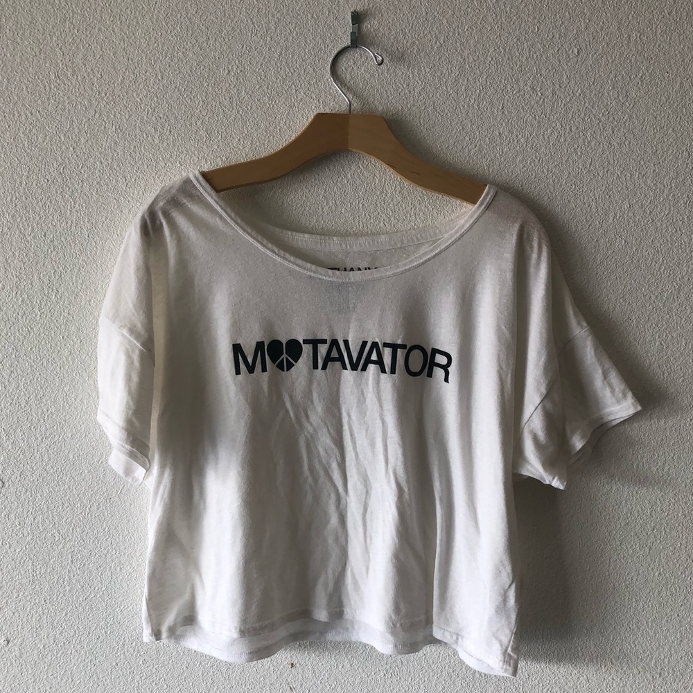 BETHANY MOTA "MOTIVATOR" GRAPHIC WHITE CROP TOP
